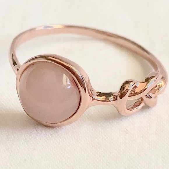 Rose Quartz 18k Gold Knotted Ring - Picture 4 of 9